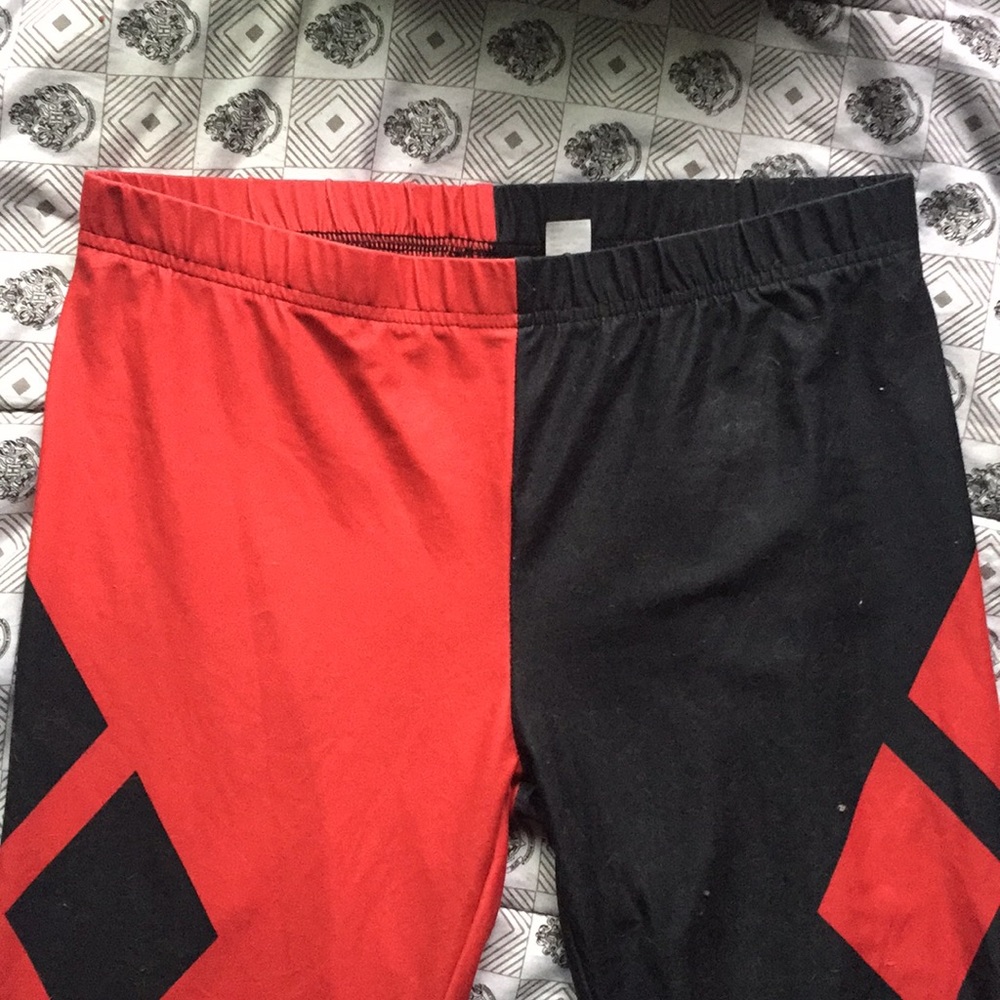 Harley Quinn leggings size LARGE